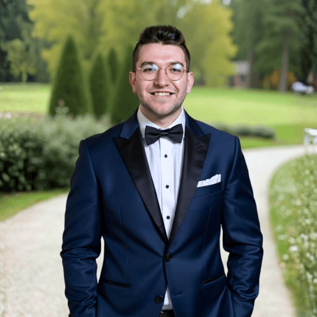 Shimon Alex Carroll, Founder and CEO of Own The Climb, AI expert and business leader